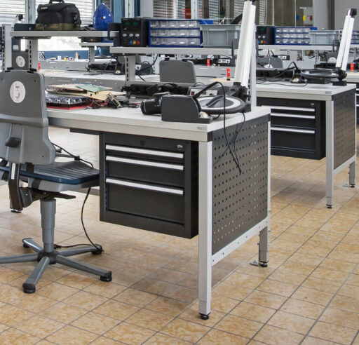 ERGO-line Schubladengehäuse an Tisch montiert